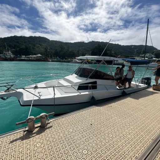 Nevis Ernesta ( Zico Boat Excursions  )