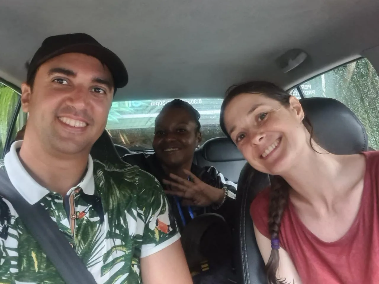 Tour guidato di un giorno intero attorno all'isola di Praslin con la vostra auto