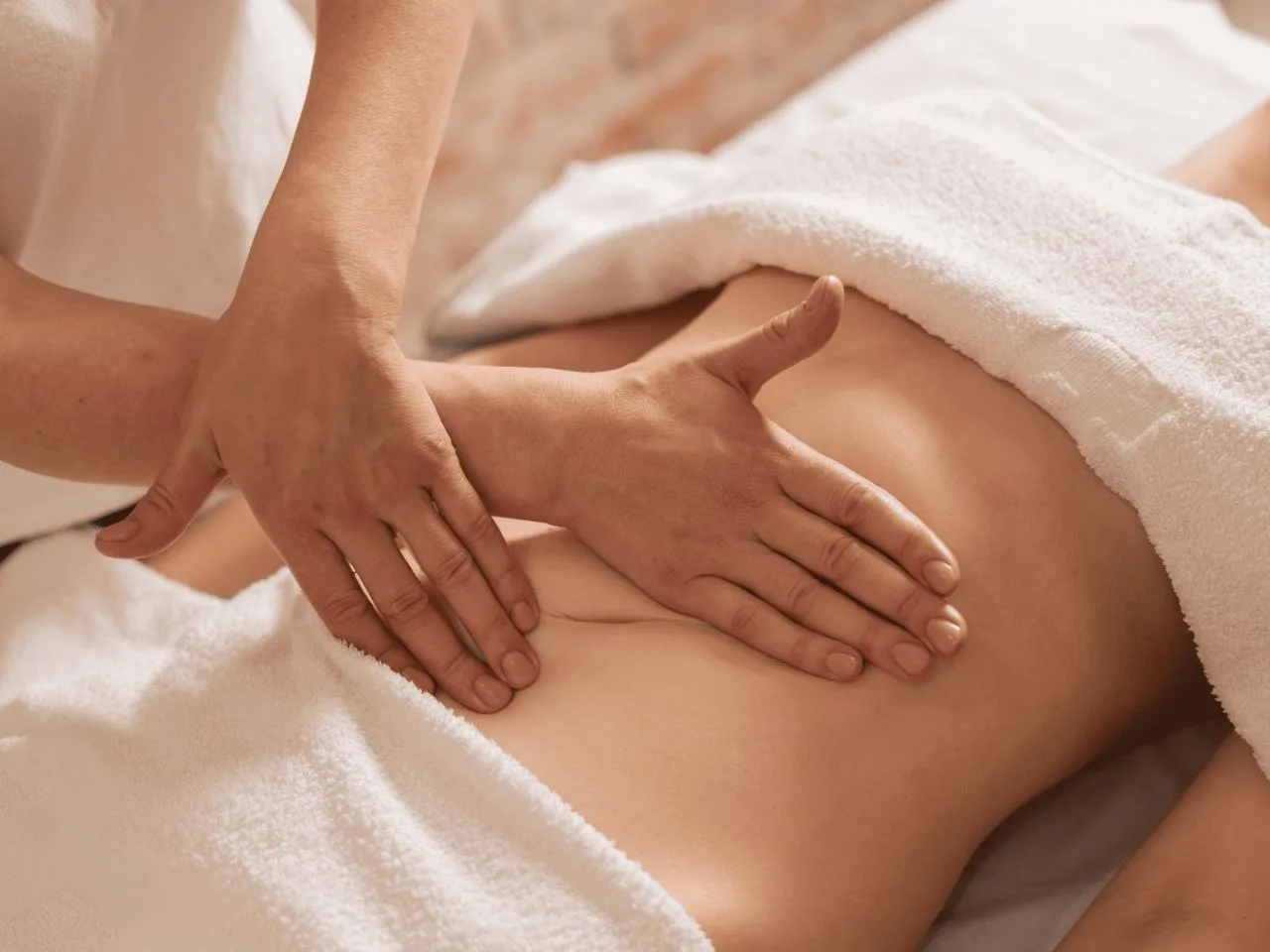 30-min Soothing Cooling Back Massage in La Digue
