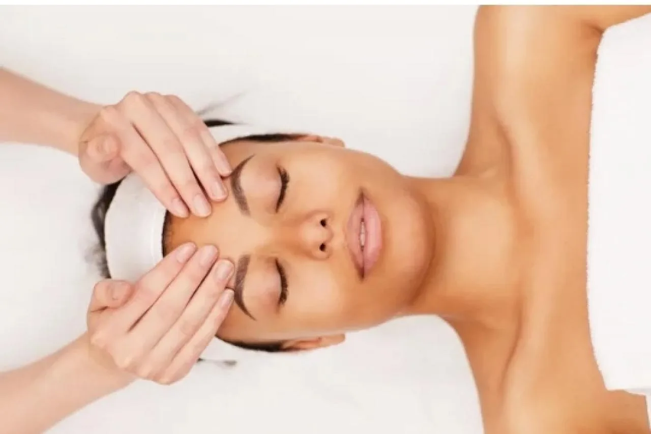 Refreshing Facial (Deep Cleanse/Microdermabrasion) in Mahé Island