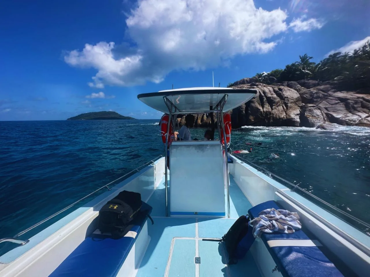 Transfert en bateau de La Digue à Praslin (aller simple, min. 6 personnes)