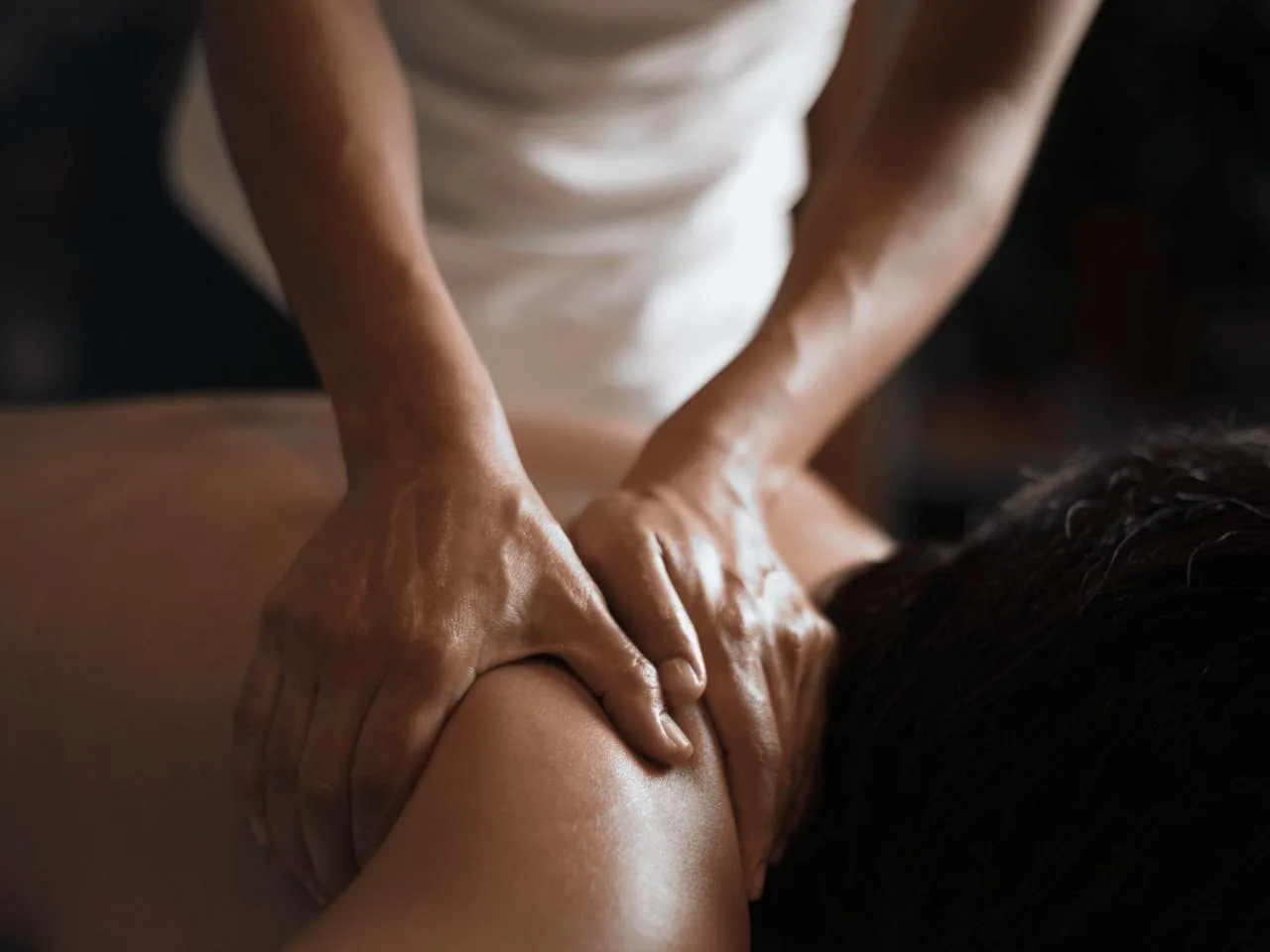 90-min Deep Tissue Full body Massage