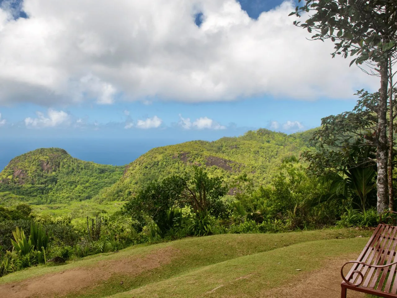 8-Hour Around Mahé Island Tour