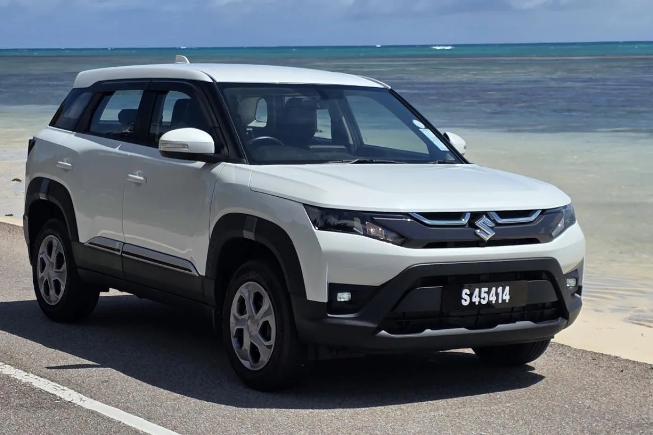 3-tägige Autovermietung in Praslin: Suzuki Brezza (Automatik)