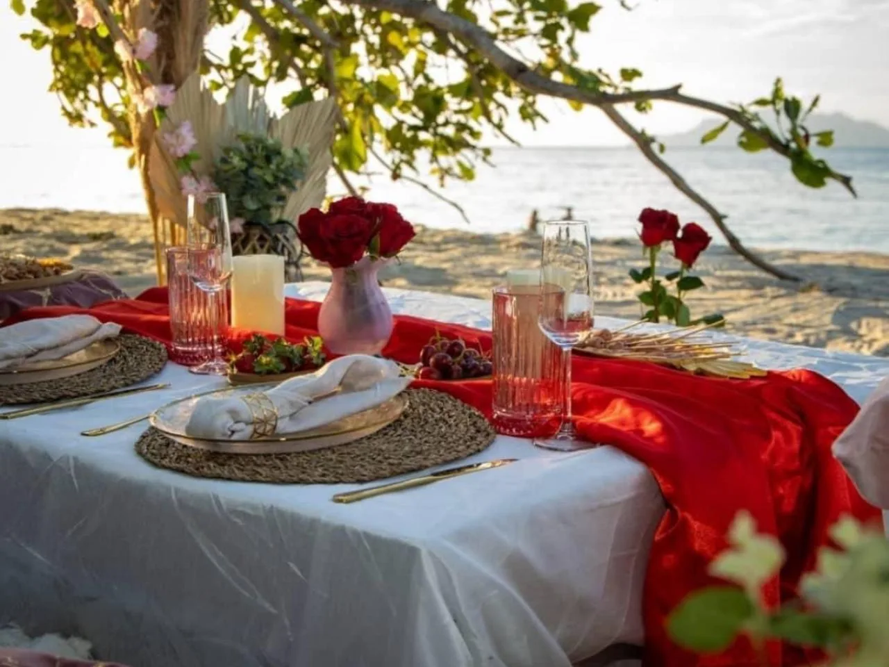 Beachfront Lunch/Dinner: 3-Course Menu with Chicken or Fish