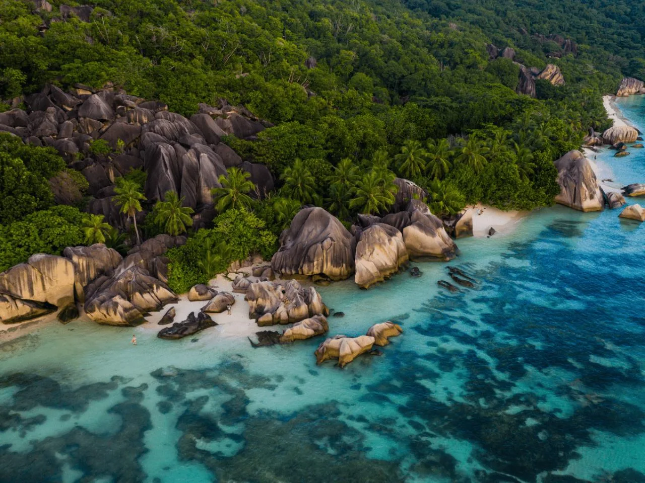 Ganztägige private Bootscharter nach Praslin & La Digue ab Mahé Island