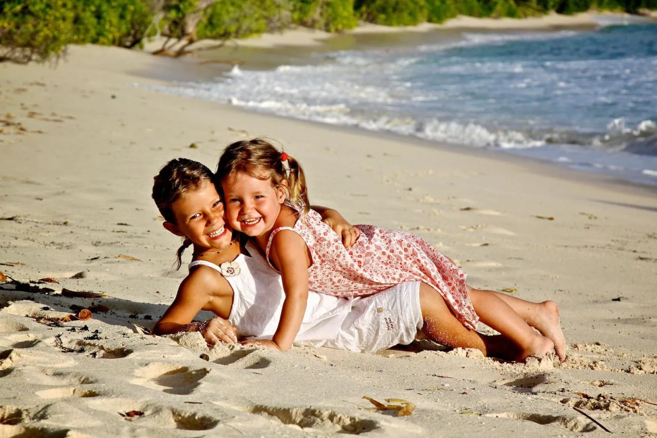 Servizio fotografico professionale di 1 ora per famiglie ad Anse Georgette con editing