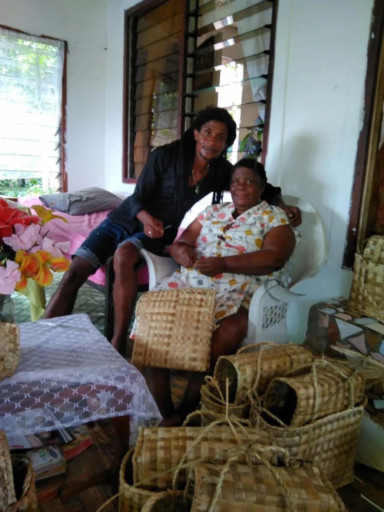Learn how to make local Seychelles art products online