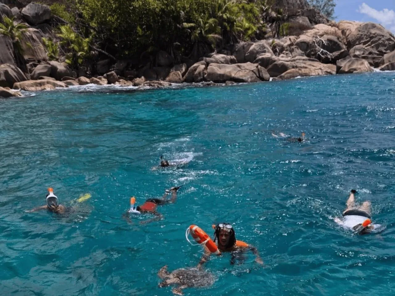 Tour di snorkeling di mezza giornata a Big Sister, Little Sister e Felicite Islands