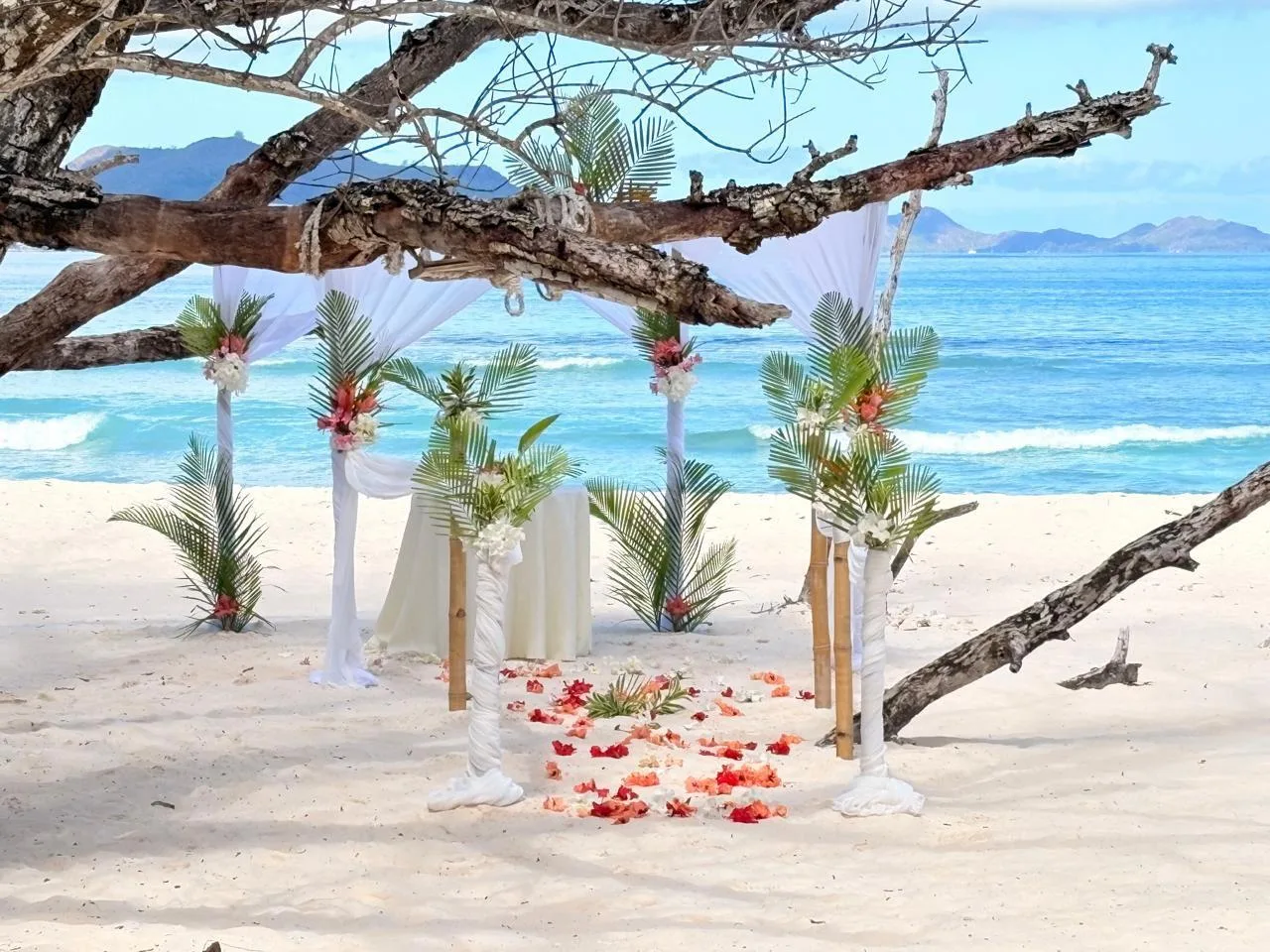 Boda en la playa de Anse Severe en La Digue