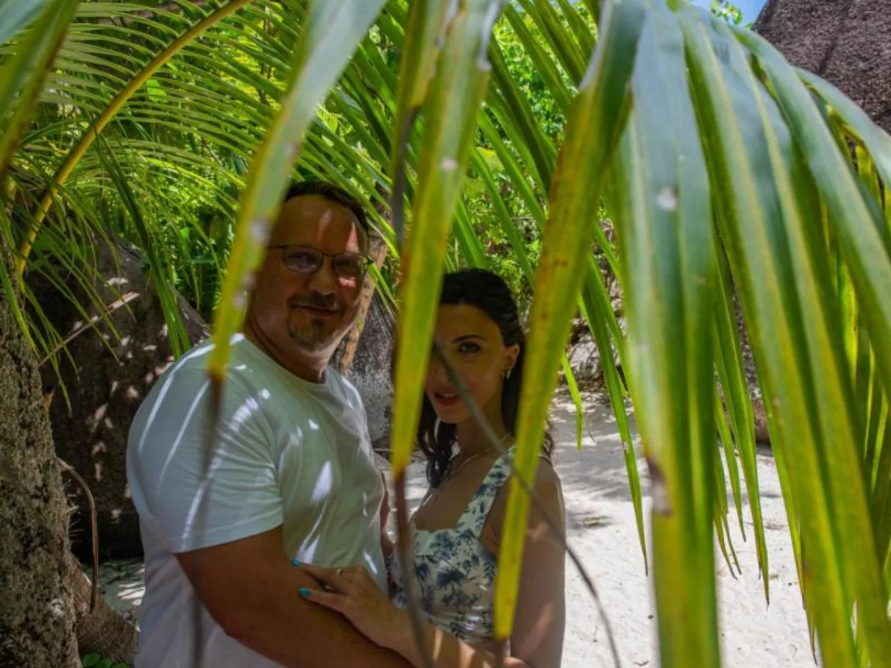 Romance au paradis : séance photo en couple à Anse Source D'Argent !