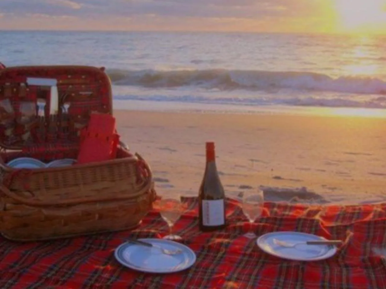 Romantic Picnic on a beautiful Beach on Mahe (including transfers)