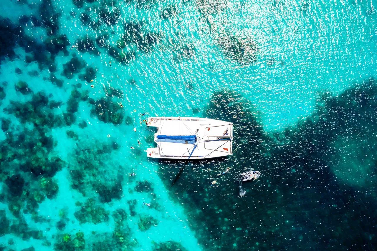 Full-Day Ste. Anne Marine Park & Moyenne Island Guided Tour
