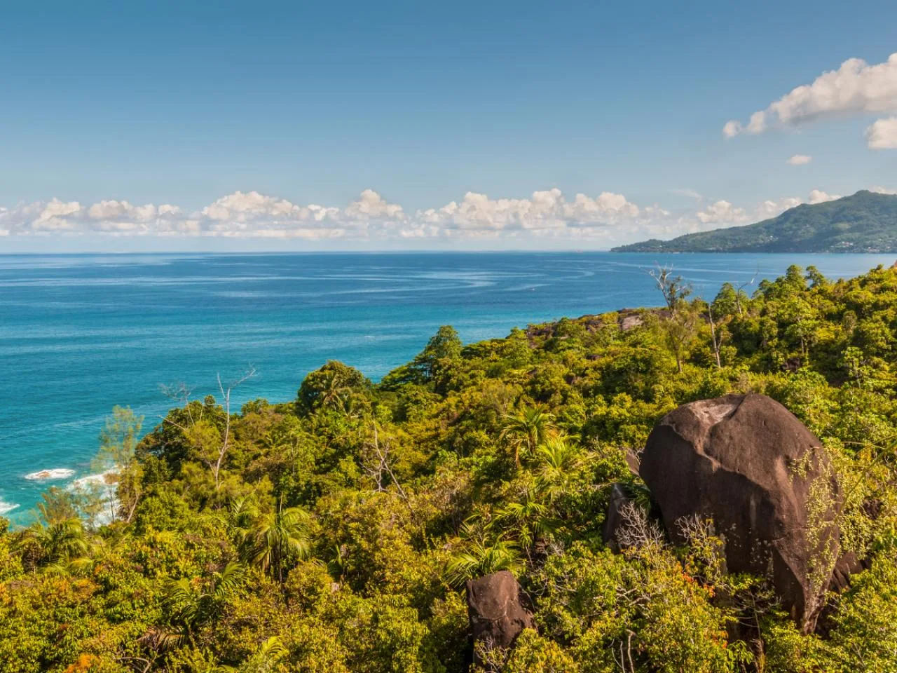 Full-Day Mahé Land Tour for 4 people