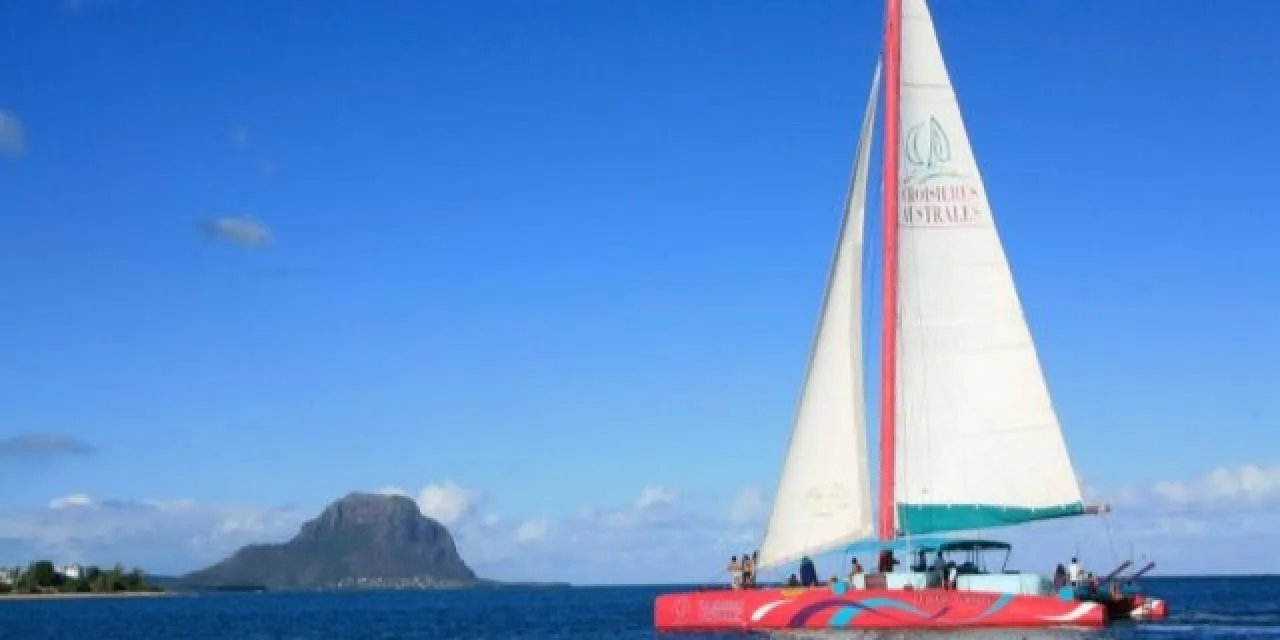 Catamaran Cruise Northern Islands
