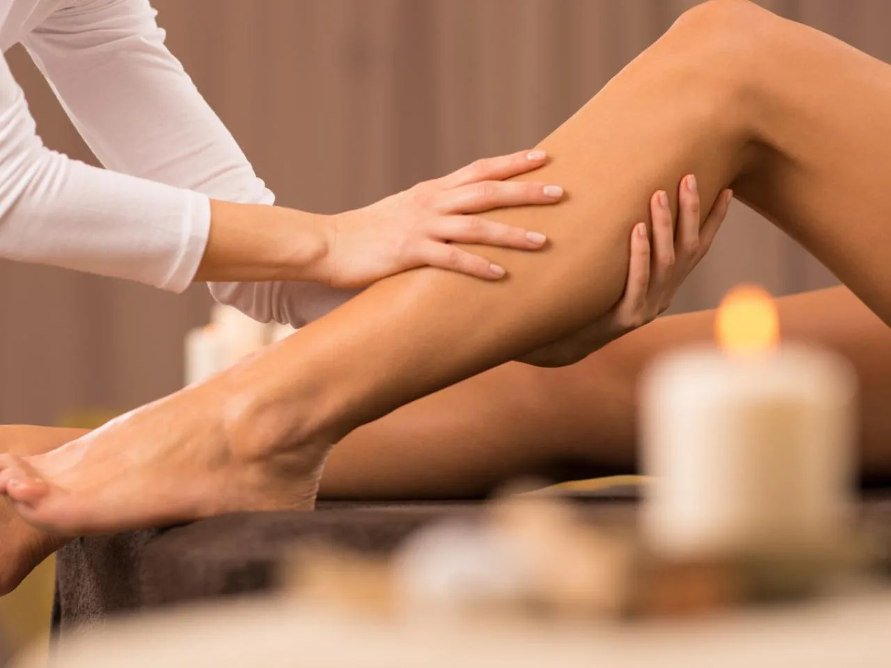 45 minutos de Massagem Terapêutica Desportiva nas Pernas em La Digue