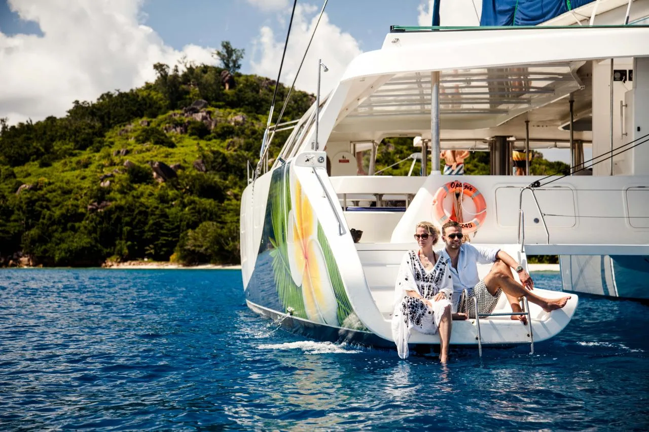 Full-Day Guided Tour to Curieuse & St. Pierre Islands from Praslin