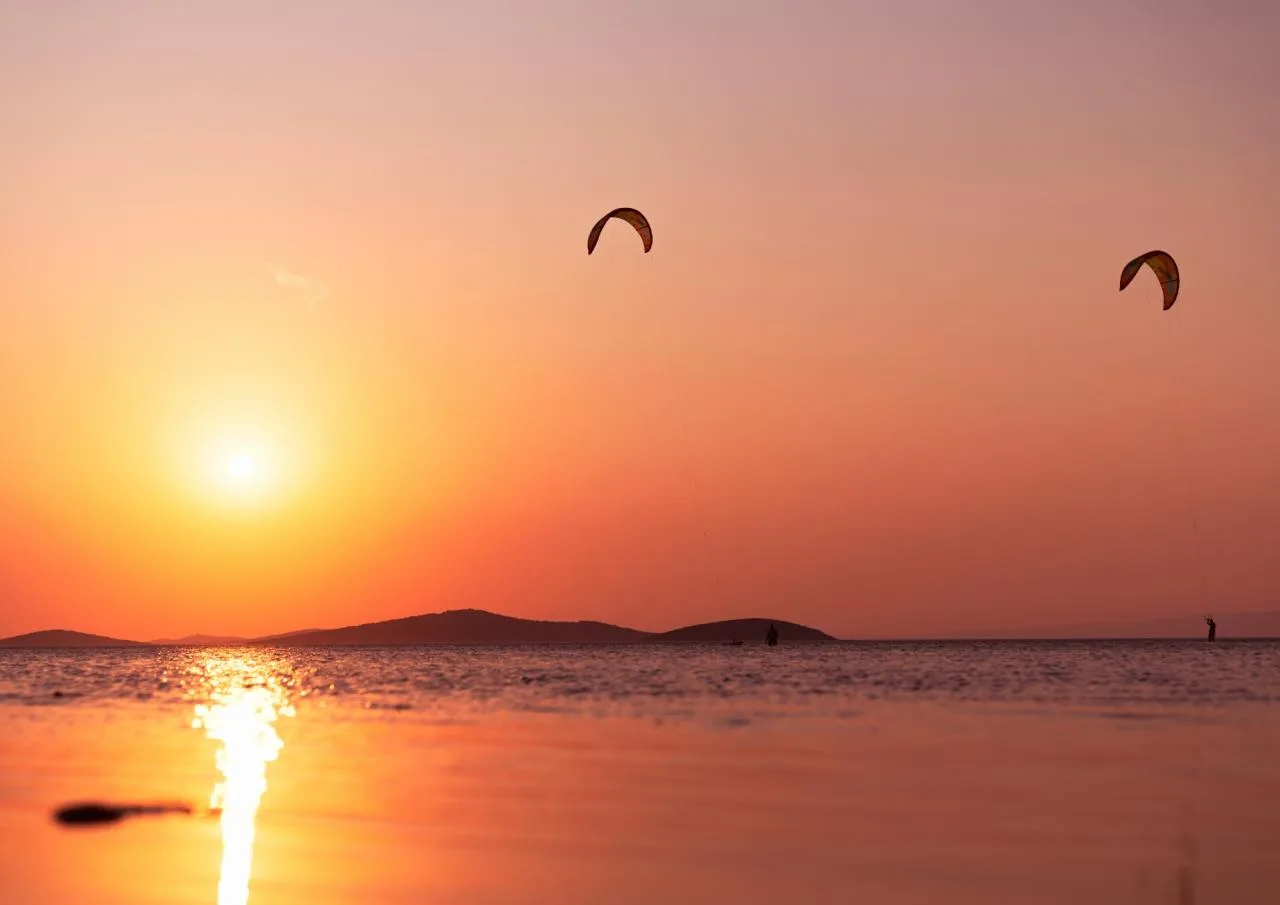 6-hour Kitesurfing Expert Guide Service
