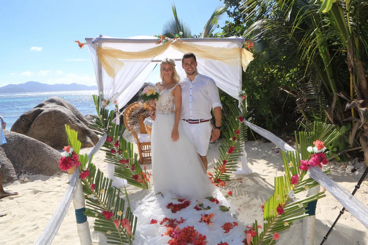 Mariage sur la plage à Anse Source D'Argent à La Digue