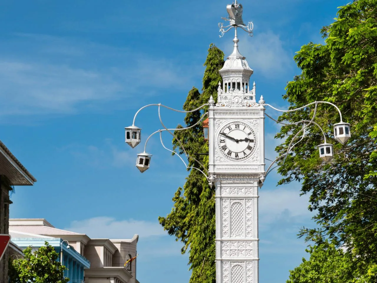 2-Hour Sightseeing Island Tour Around Mahe | 5-8 people