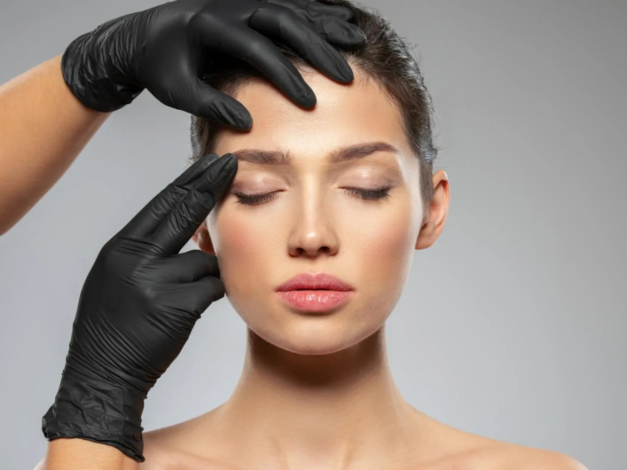 Full Face Threading in La Digue