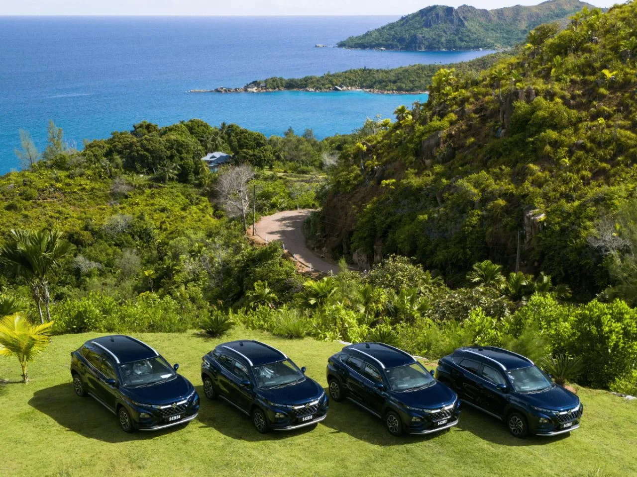 10 giorni di noleggio di un SUV compatto sull'isola di Praslin
