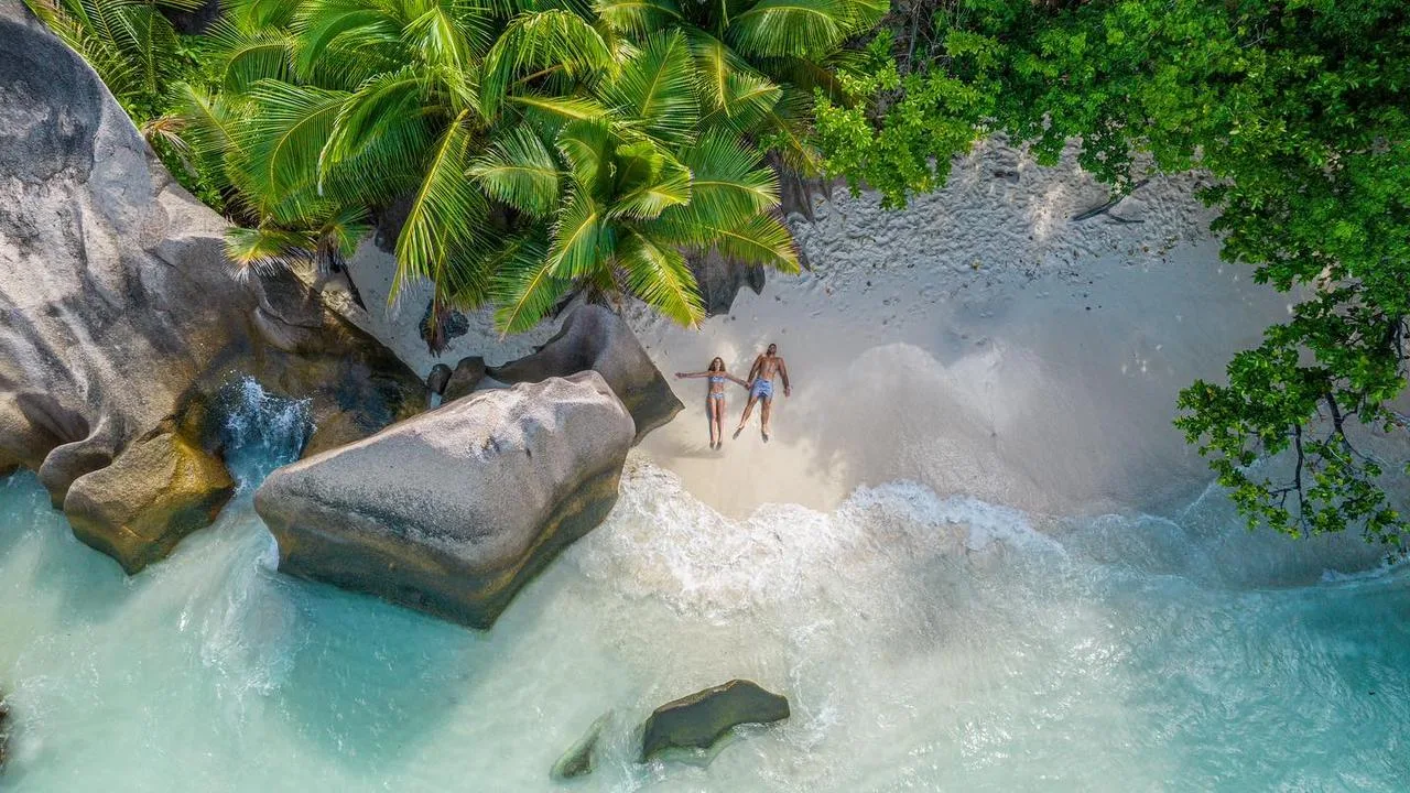 1 hora de filmagem com drone na Ilha La Digue