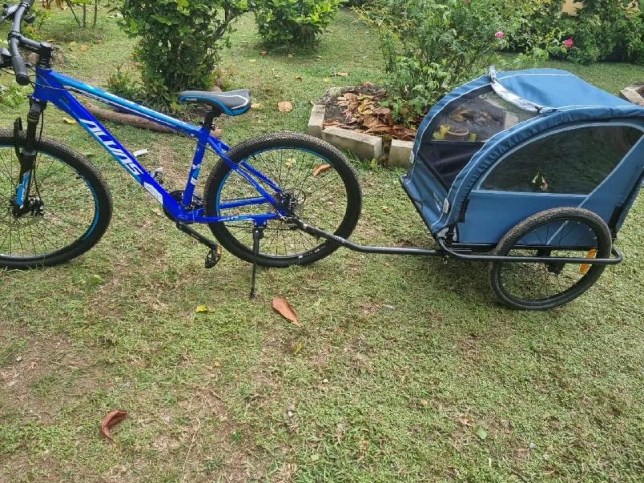 Eiland La Digue - Huur een fiets met kinderfietskar voor 5 dagen