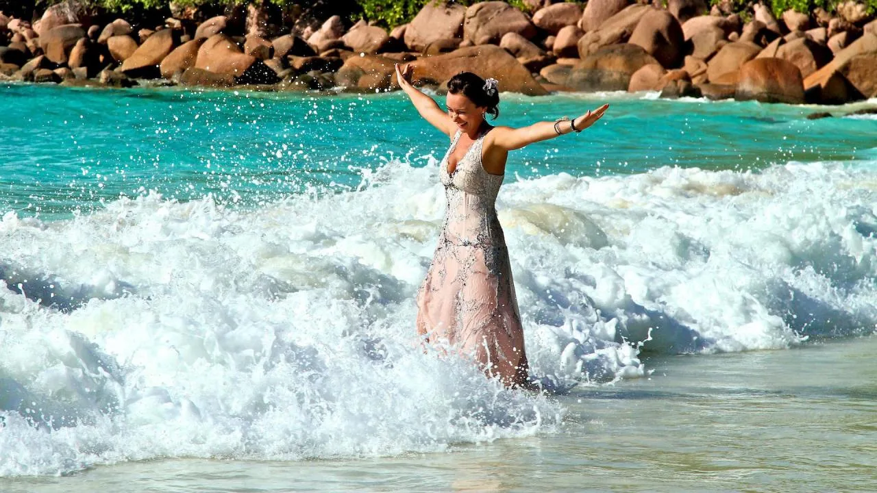 1,5-stündige „Trash the Dress“-Fotosession an der Source d’Argent mit Bildbearbeitung