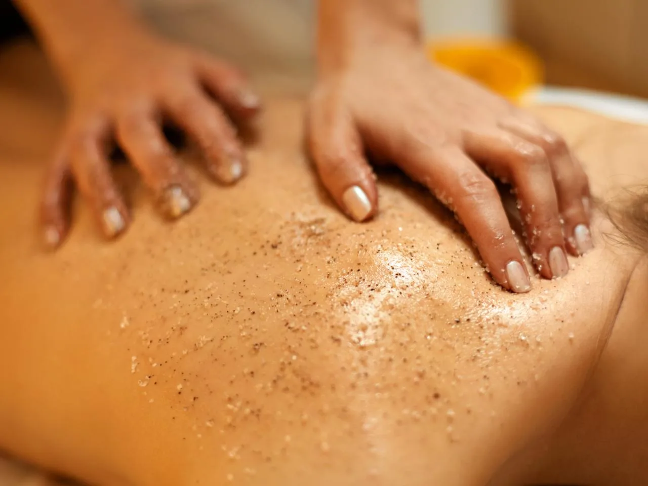 60 Minuten Bodyscrub Behandeling